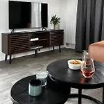 Polderhuisje Chalet: Cozy 2-bedroom Retreat Near North Sea * Rockanje