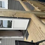 Polderhuisje Chalet: Cozy 2-bedroom Retreat Near North Sea