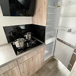 Polderhuisje Chalet: Cozy 2-bedroom Retreat Near North Sea