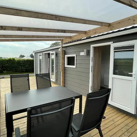 Polderhuisje 1 - Heerlijk Chalet Dichtbij Strand En Duin - 2 Slaapkamers - Midicamping Van Der Burgh - Rockanje *