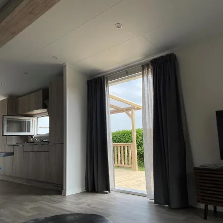 Polderhuisje 1 - Heerlijk Chalet Dichtbij Strand En Duin - 2 Slaapkamers - Midicamping Van Der Burgh - Rockanje Campeggio Rockanje