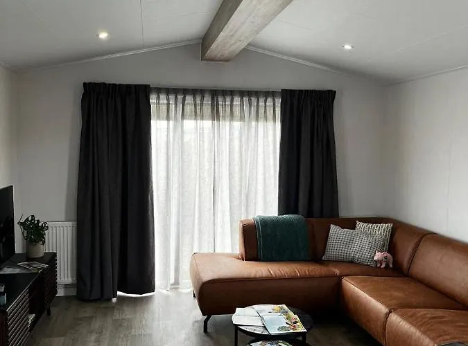 Polderhuisje 1 - Heerlijk Chalet Dichtbij Strand En Duin - 2 Slaapkamers - Midicamping Van Der Burgh - Rockanje Campeggio Rockanje