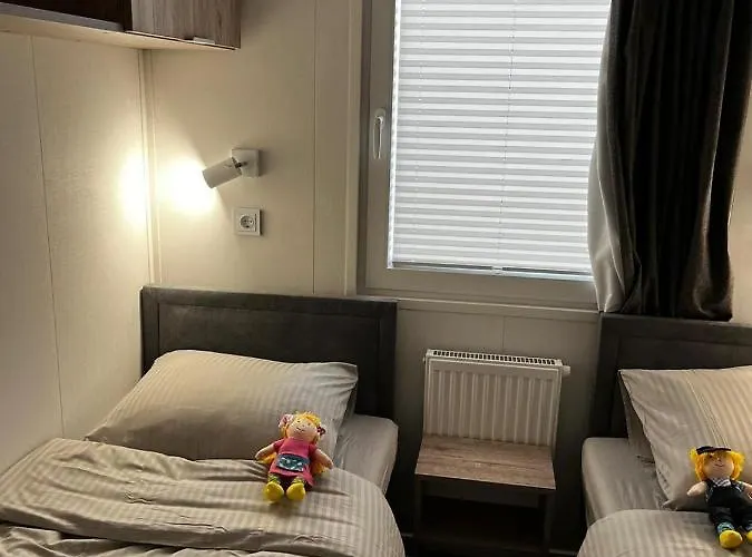 Polderhuisje 1 - Heerlijk Chalet Dichtbij Strand En Duin - 2 Slaapkamers - Midicamping Van Der Burgh - Rockanje Campeggio *