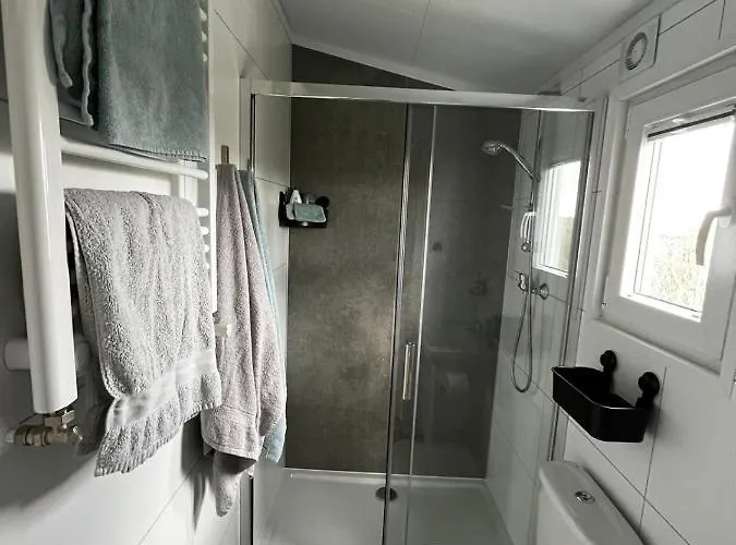 캠프장 Polderhuisje - Heerlijk Chalet Dichtbij Strand En Duin - 2 Slaapkamers - Midicamping Van Der Burgh - Rockanje