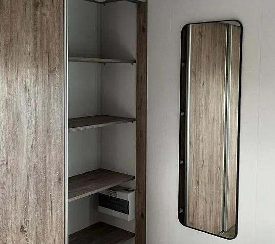 Polderhuisje 1 - Heerlijk Chalet Dichtbij Strand En Duin - 2 Slaapkamers - Midicamping Van Der Burgh - Rockanje *