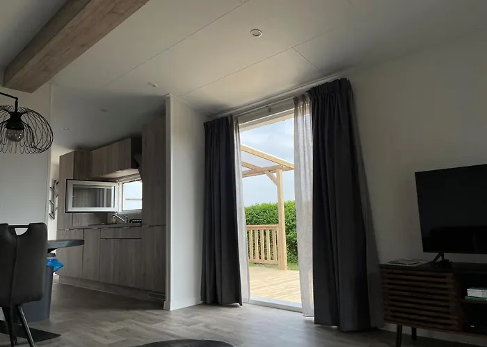 Polderhuisje 1 - Heerlijk Chalet Dichtbij Strand En Duin - 2 Slaapkamers - Midicamping Van Der Burgh - Rockanje Campeggio Rockanje