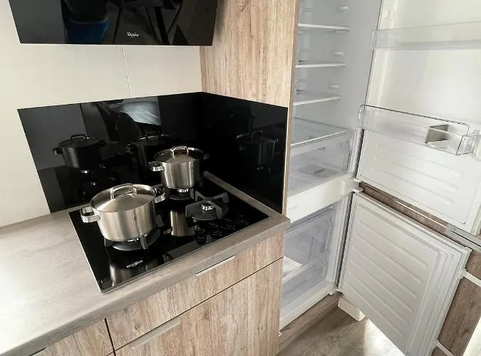 Polderhuisje 1 - Heerlijk Chalet Dichtbij Strand En Duin - 2 Slaapkamers - Midicamping Van Der Burgh - Rockanje