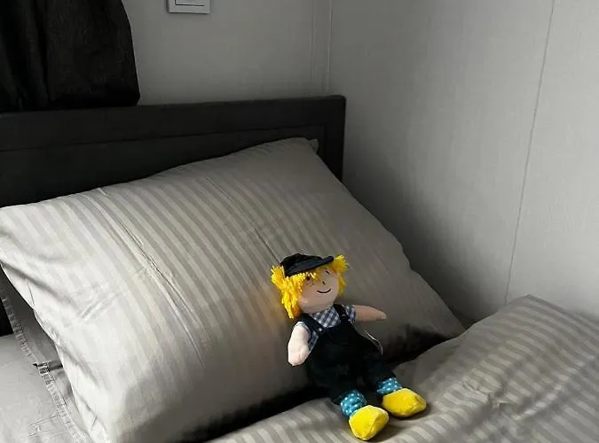 Polderhuisje 1 - Heerlijk Chalet Dichtbij Strand En Duin - 2 Slaapkamers - Midicamping Van Der Burgh - Rockanje