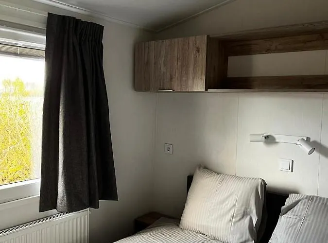 캠프장 Polderhuisje - Heerlijk Chalet Dichtbij Strand En Duin - 2 Slaapkamers - Midicamping Van Der Burgh - Rockanje